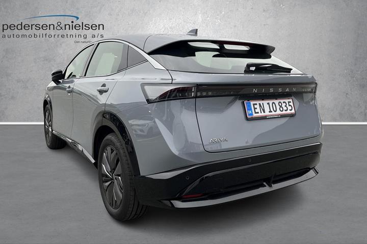 Grå Nissan Ariya fra 2024