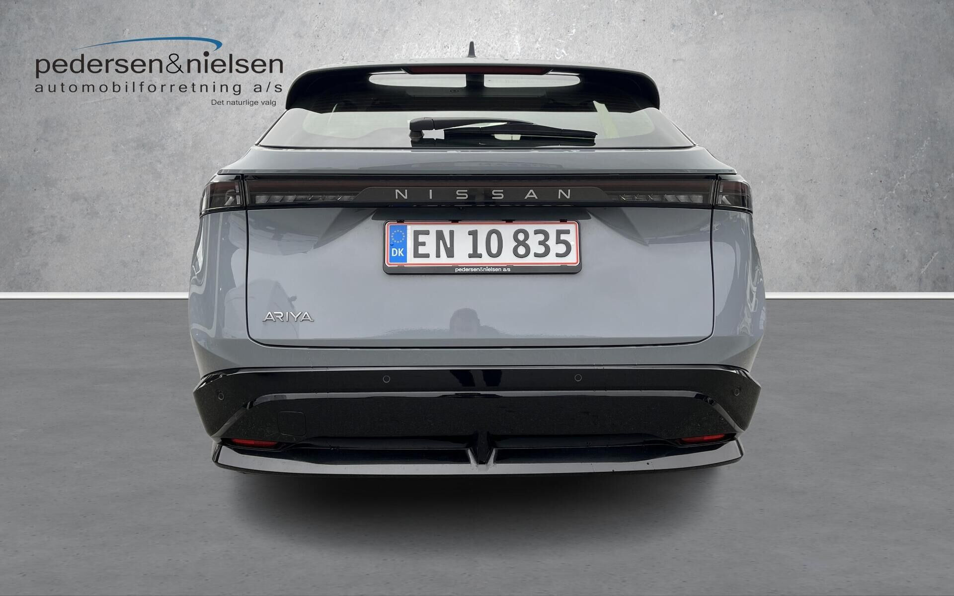 Grå Nissan Ariya fra 2024