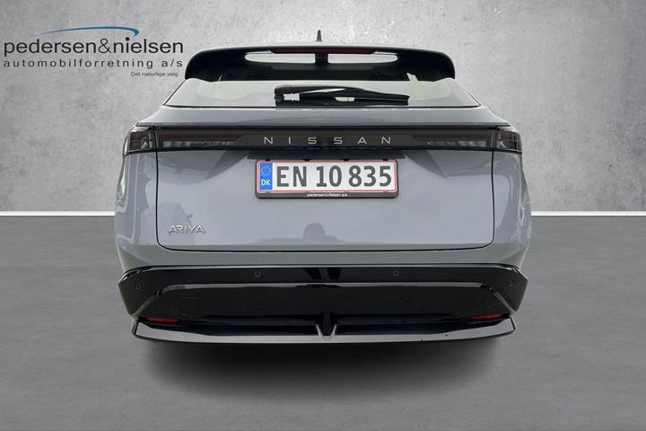 Grå Nissan Ariya fra 2024
