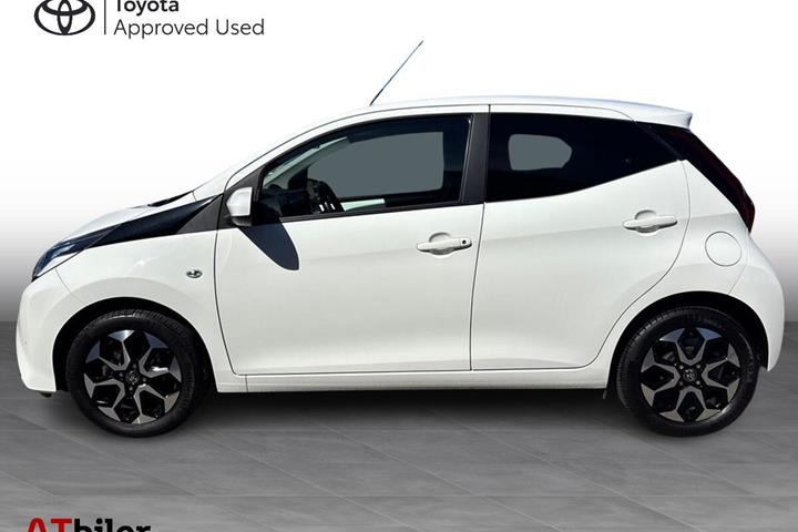 Hvid Toyota Aygo fra 2021