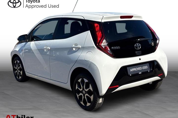 Hvid Toyota Aygo fra 2021