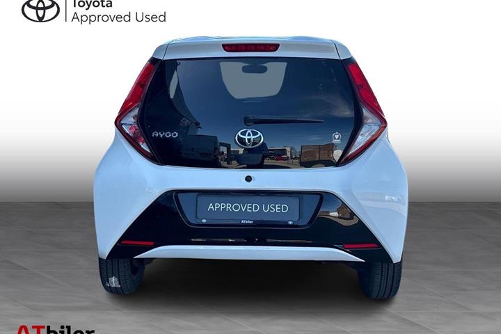 Hvid Toyota Aygo fra 2021