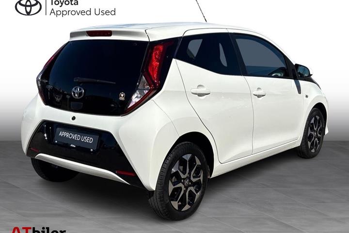 Hvid Toyota Aygo fra 2021