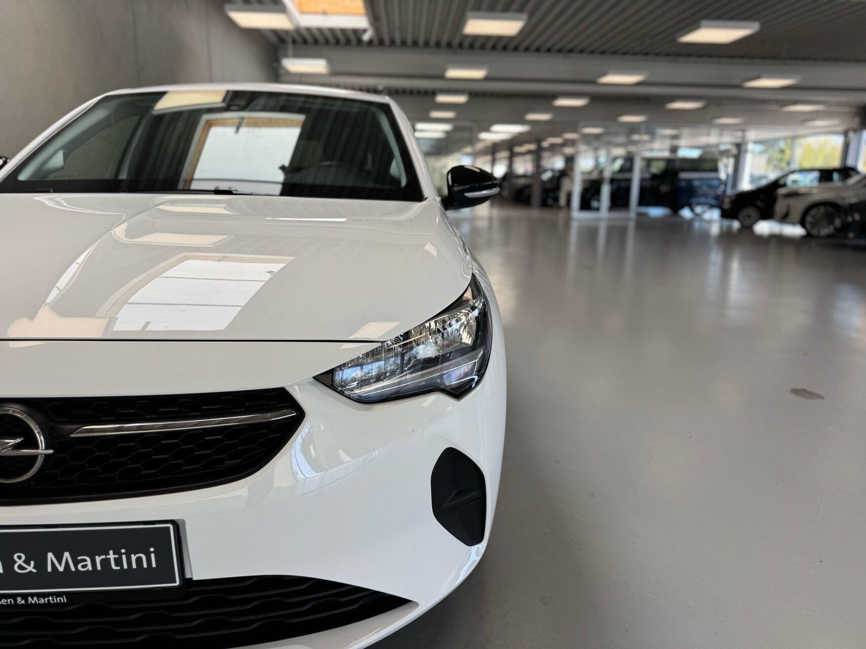 Hvid Opel Corsa fra 2022