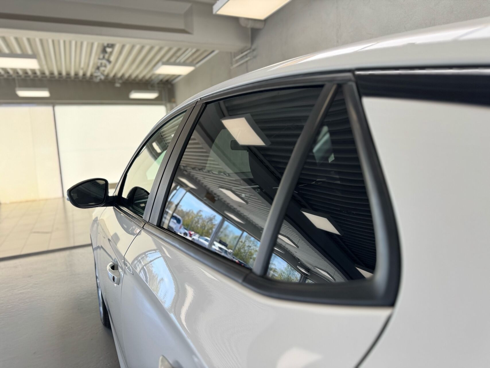 Hvid Opel Corsa fra 2022