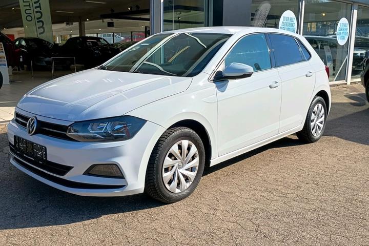 Hvid VW Polo fra 2018 set udefra