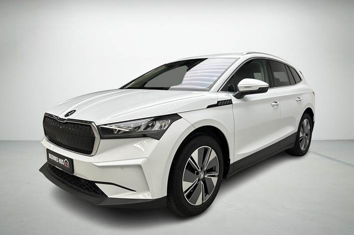 Hvid Skoda Enyaq fra 2023