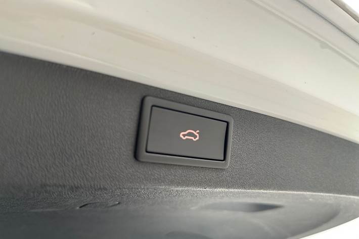 Hvid Skoda Enyaq fra 2023