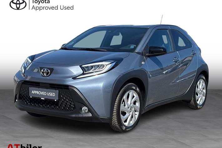 Grå Toyota Aygo X fra 2025 set udefra