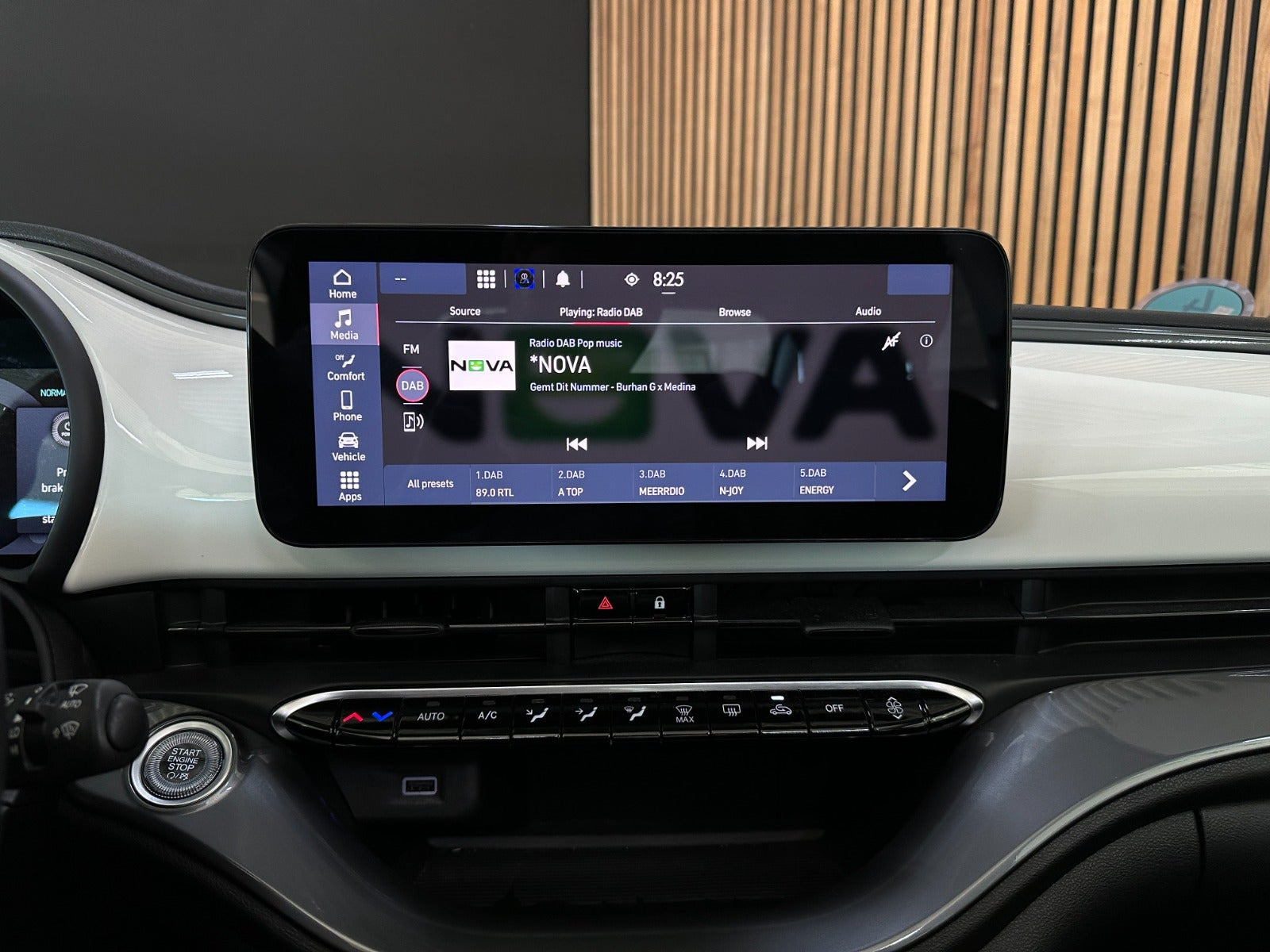 Hvid Fiat 500e fra 2023