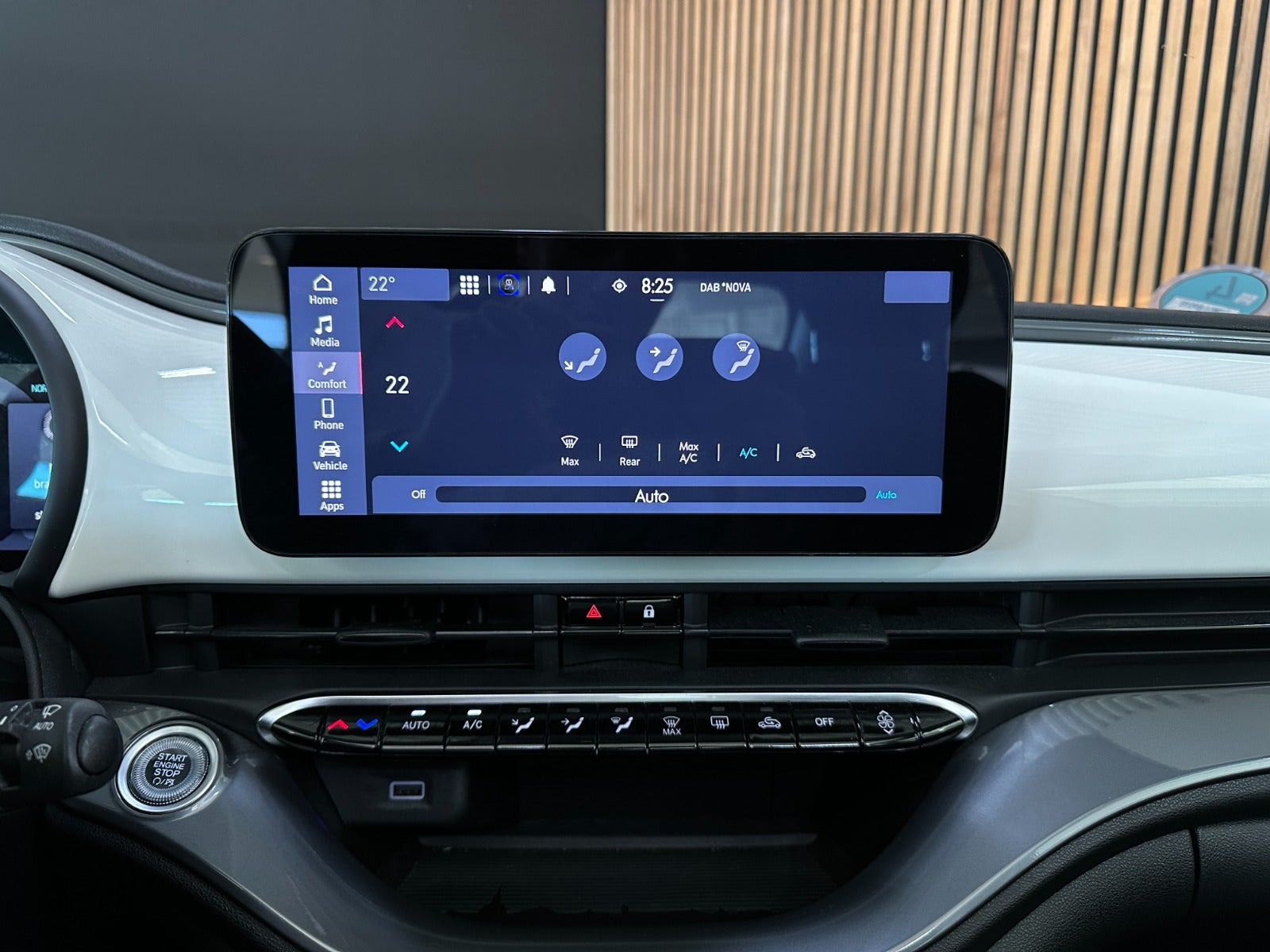 Hvid Fiat 500e fra 2023