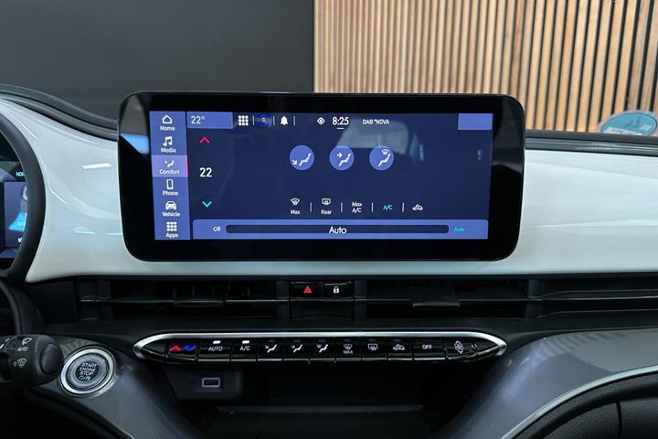Hvid Fiat 500e fra 2023