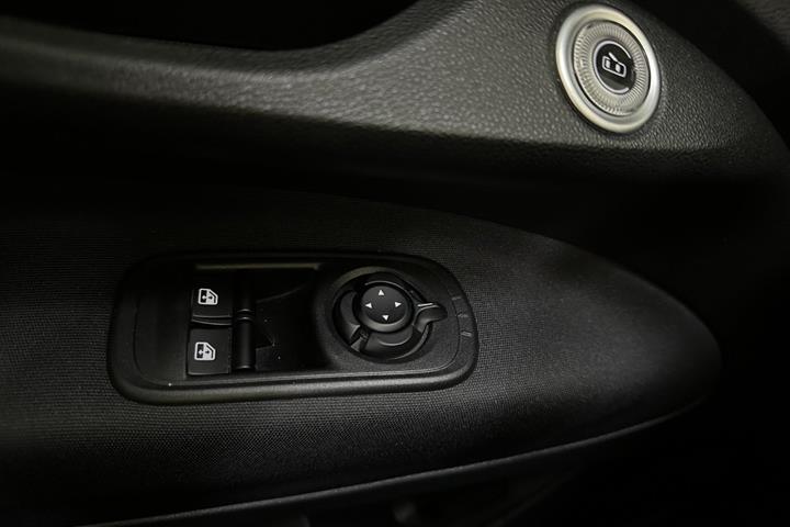 Hvid Fiat 500e fra 2023