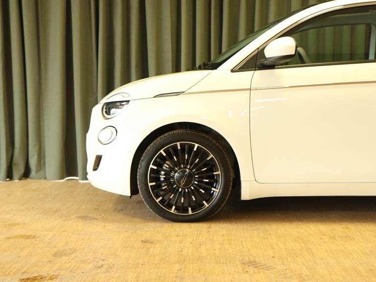 Fiat 500e 42 la Prima by Bocelli