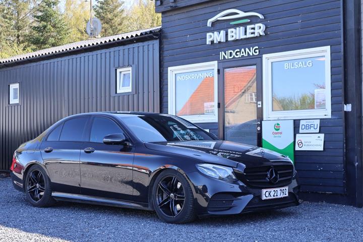 Sort Mercedes E220 d fra 2016 set udefra