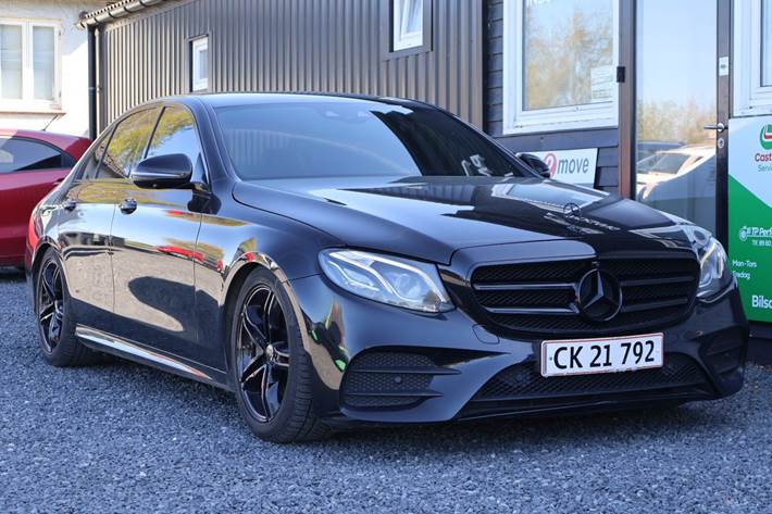 Sort Mercedes E220 d fra 2016