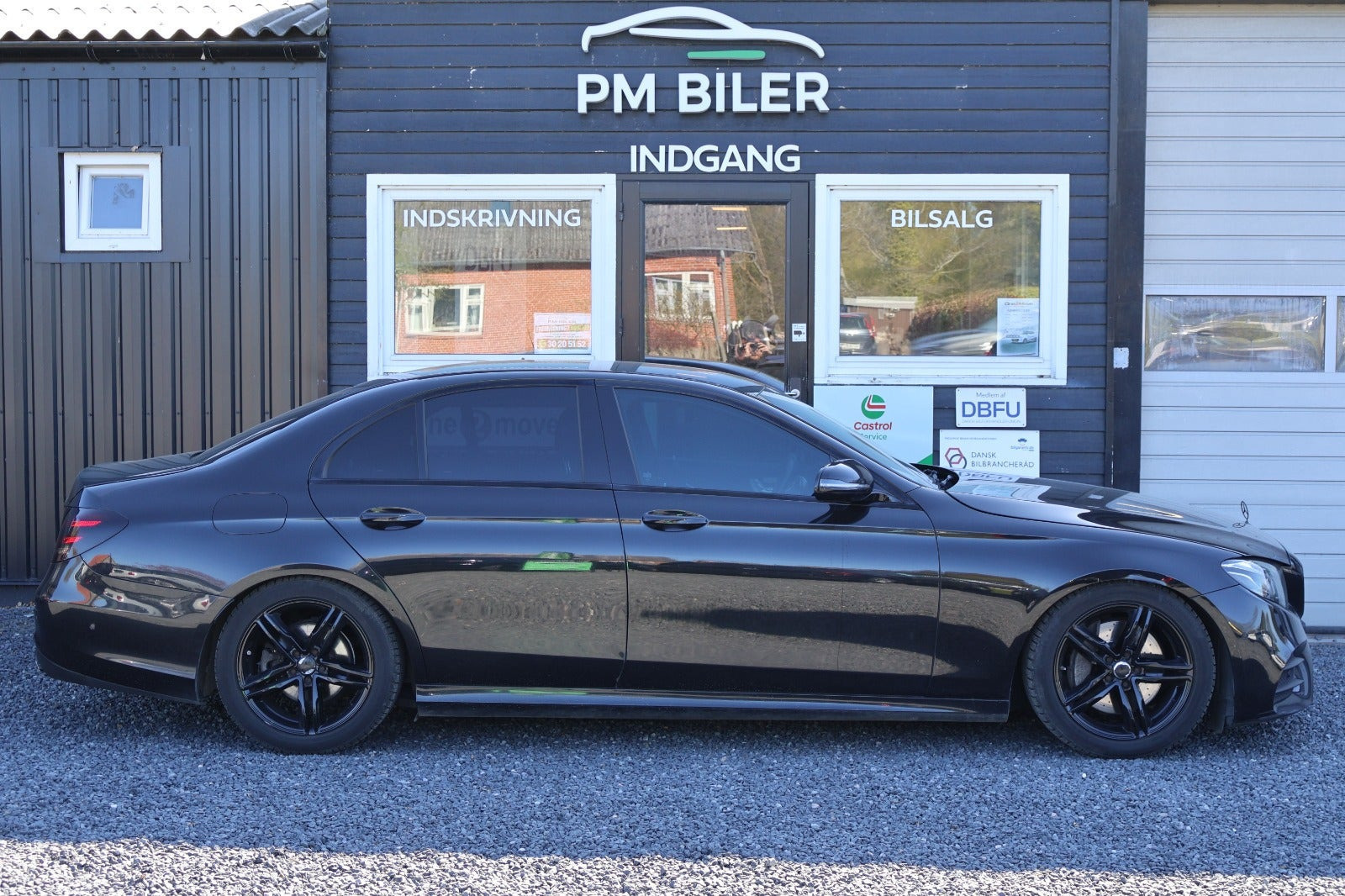Sort Mercedes E220 d fra 2016