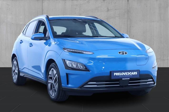 Blå Hyundai Kona fra 2022