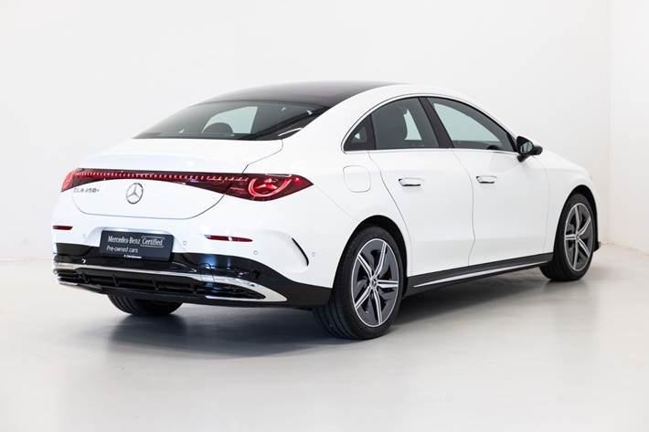 Hvid Mercedes CLA250+ fra 2025