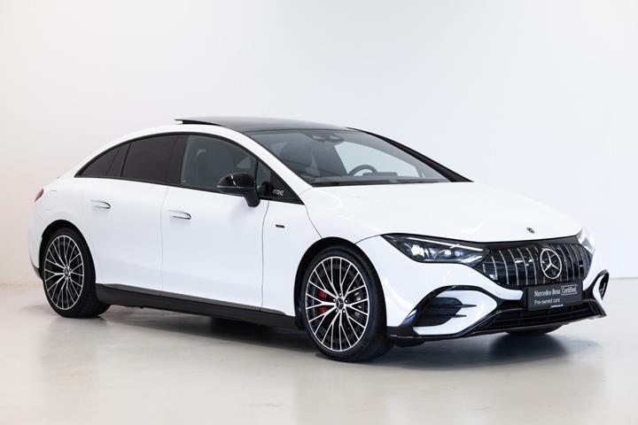 Hvid Mercedes EQE43 fra 2022
