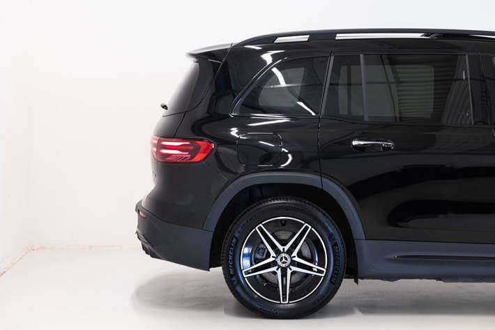 Sort Mercedes EQB350 fra 2026