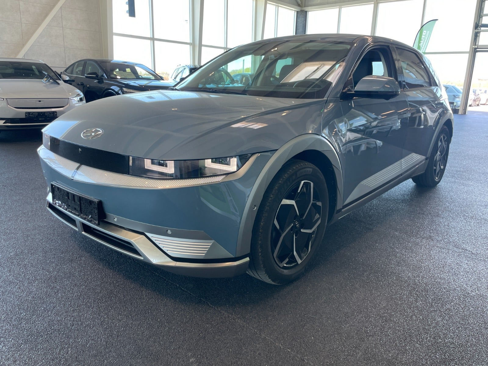 Blå Hyundai Ioniq 5 fra 2023