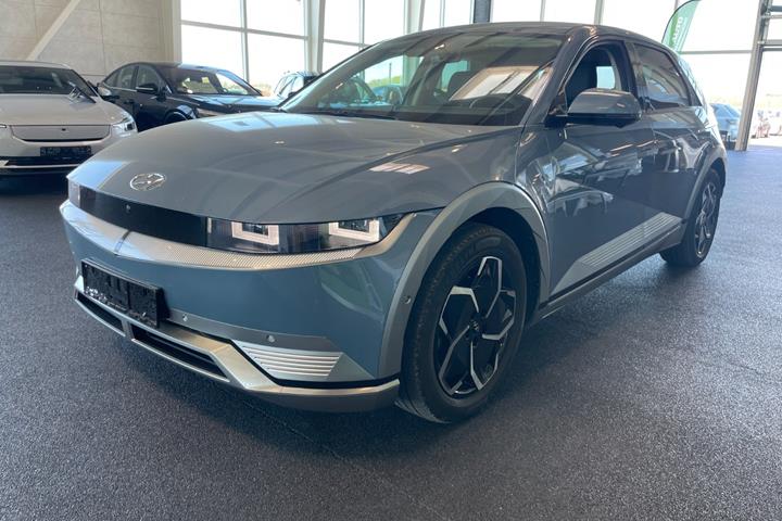 Blå Hyundai Ioniq 5 fra 2023