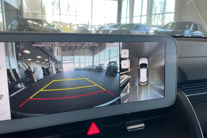 Blå Hyundai Ioniq 5 fra 2023