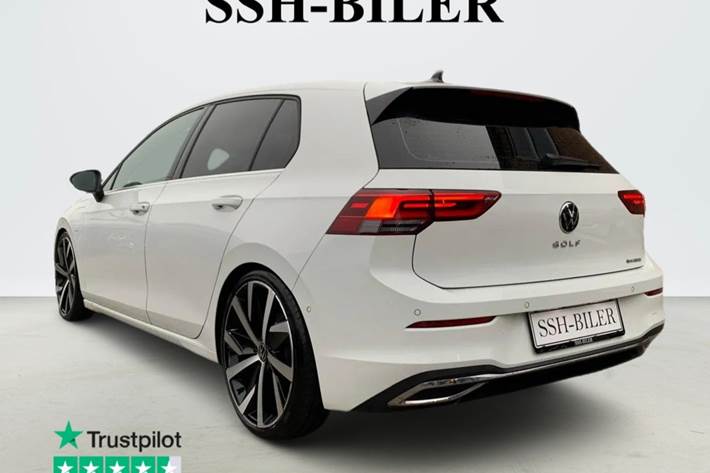 Hvid VW Golf VIII fra 2022
