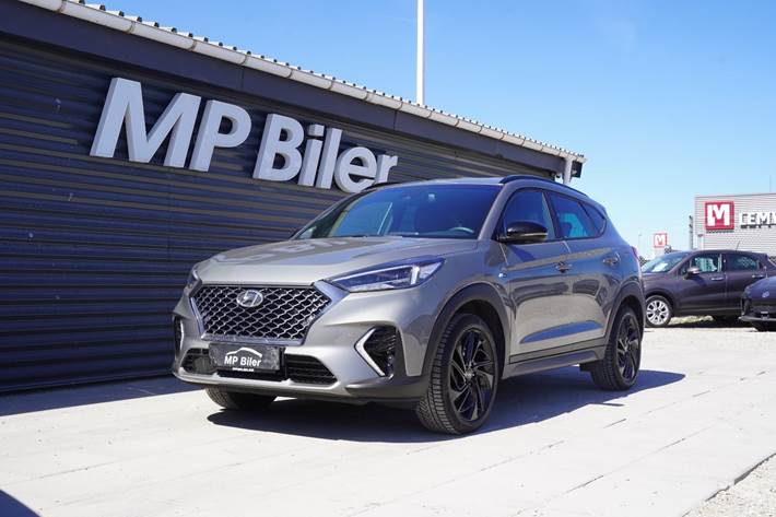 Grå Hyundai Tucson fra 2020 set udefra