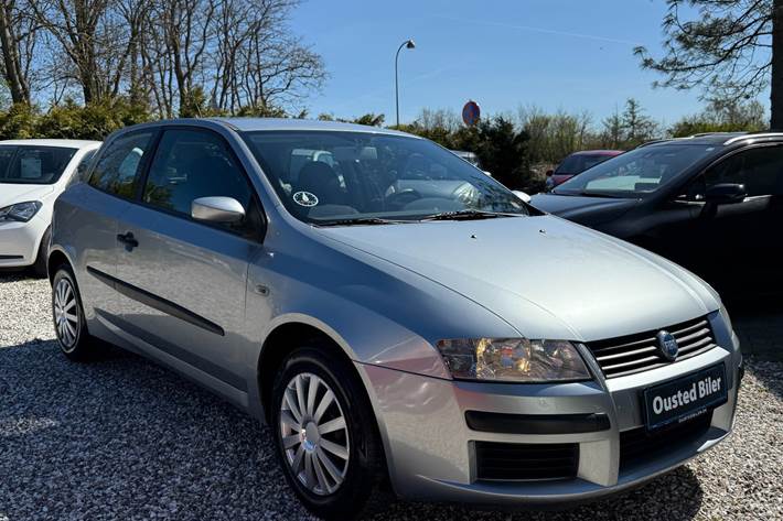 undefined Fiat Stilo fra 2005 set udefra