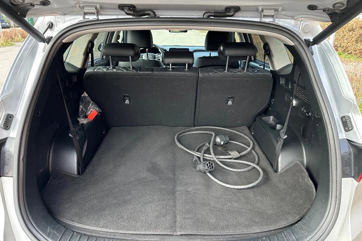 Grå Hyundai Santa Fe fra 2021