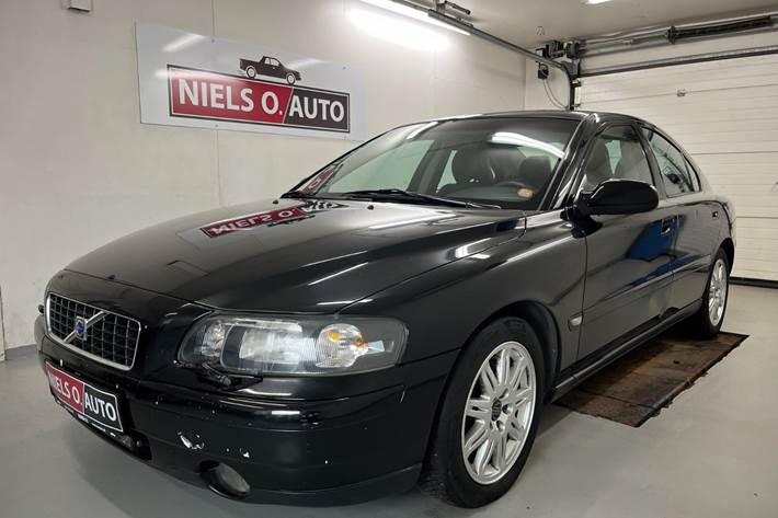 Sort Volvo S60 fra 2001