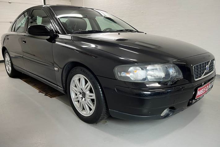 Sort Volvo S60 fra 2001