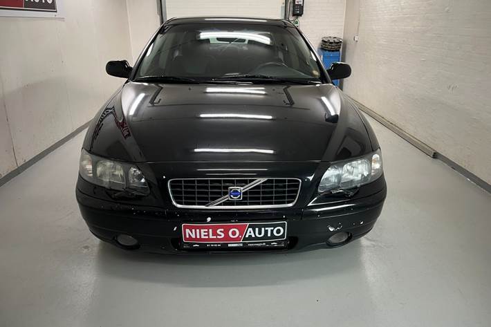 Sort Volvo S60 fra 2001