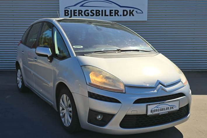 Sølv Citroën C4 Picasso fra 2010 set udefra