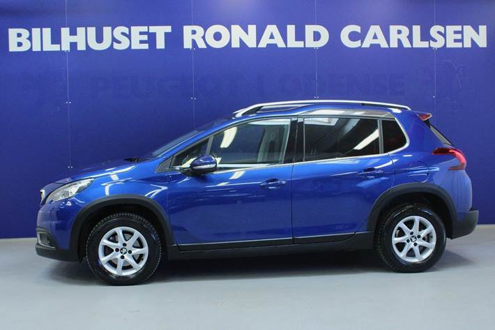 Blå Peugeot 2008 fra 2019