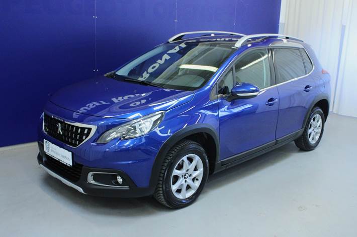 Blå Peugeot 2008 fra 2019