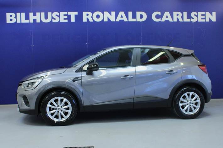 Grå Renault Captur fra 2022