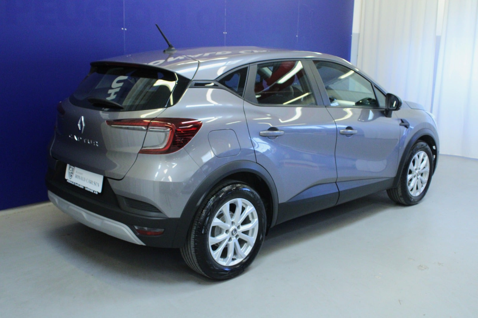 Grå Renault Captur fra 2022