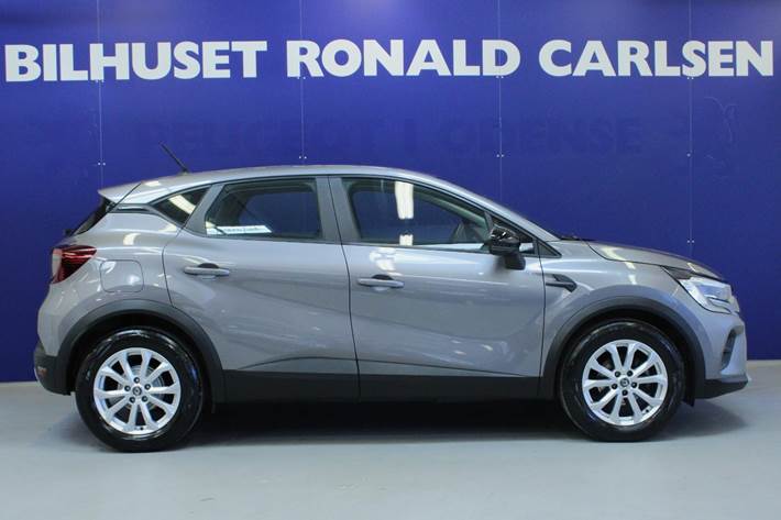 Grå Renault Captur fra 2022