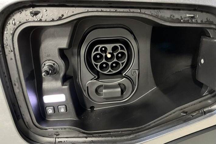 Grå Renault Scenic E-Tech fra 2025