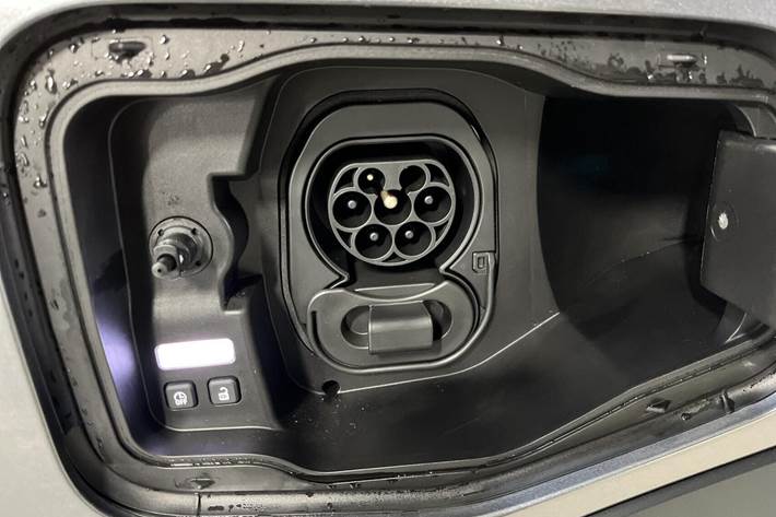 Grå Renault Scenic E-Tech fra 2025