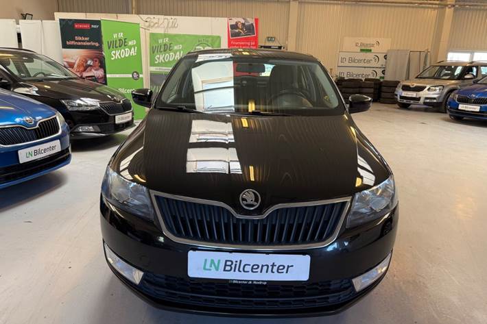 Sort Skoda Rapid fra 2015