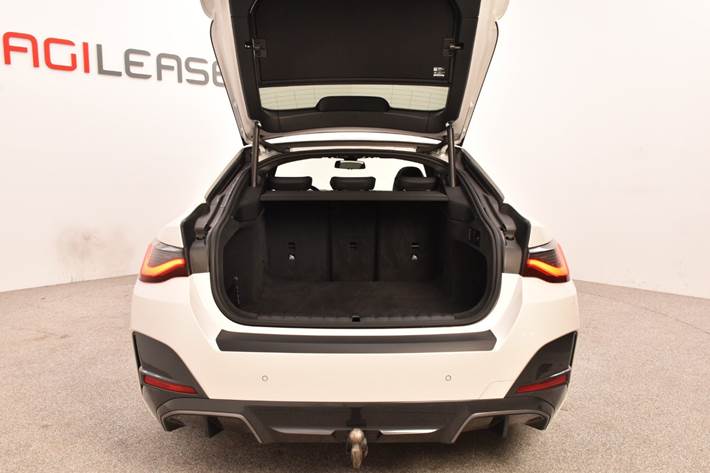 Hvid BMW i4 fra 2023