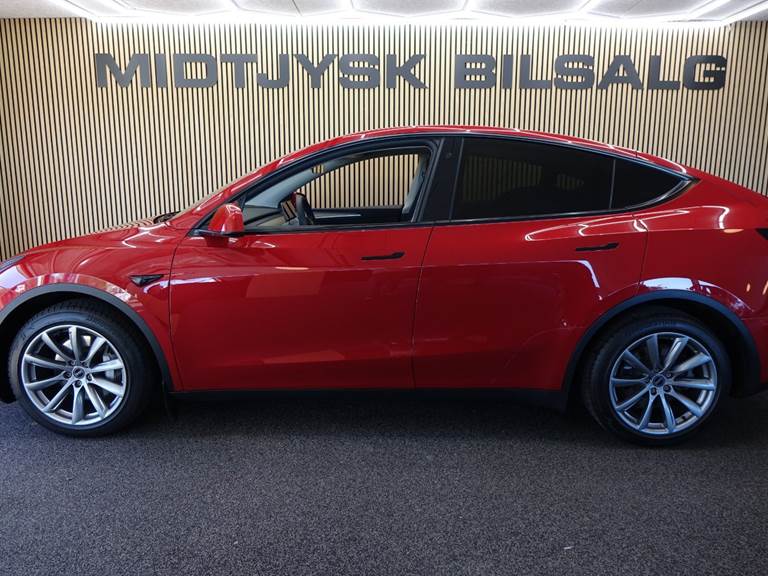 Tesla Model Y Long Range AWD