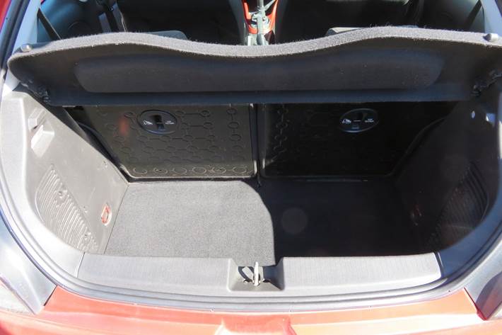 Kobber Opel Adam fra 2013