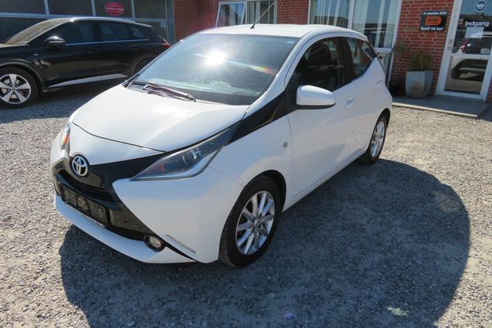 Hvid Toyota Aygo fra 2014