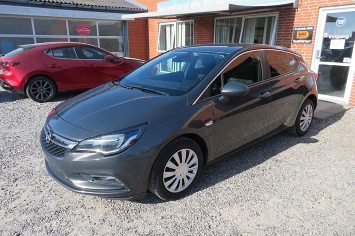 Grå Opel Astra fra 2016