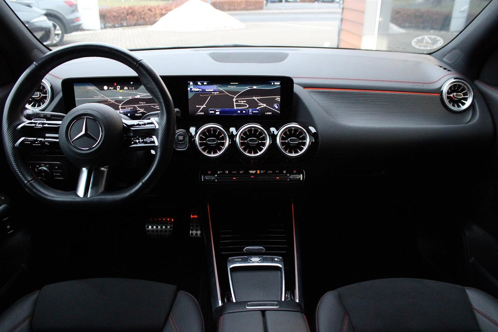 Sort Mercedes EQA250+ fra 2024